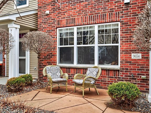 3rd image of 9654 Scott Cir N
