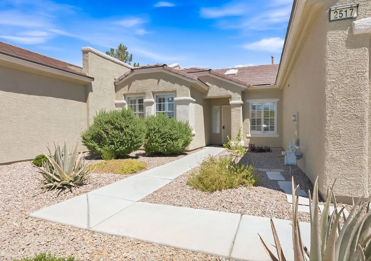 Amazing 2 BD 2 BA Townhome — Photo 4