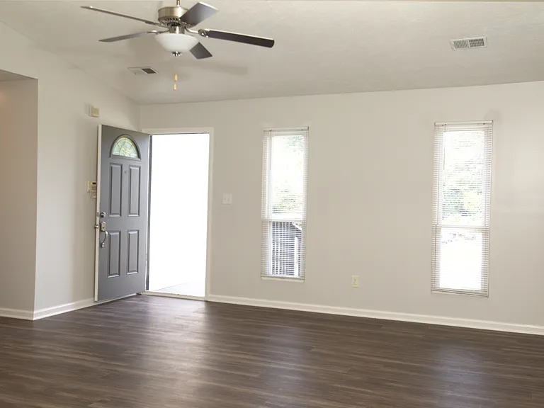 2056 Corners Cir — Photo 7