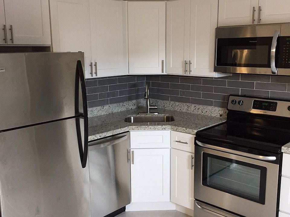 1st image of 1921 NE 51st St #11376083