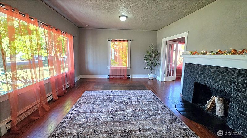 4th image of 513 W 2nd Street