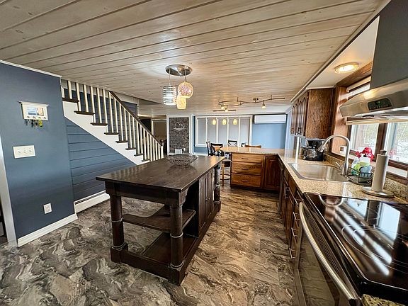 4th image of 722 Beaulieu Road