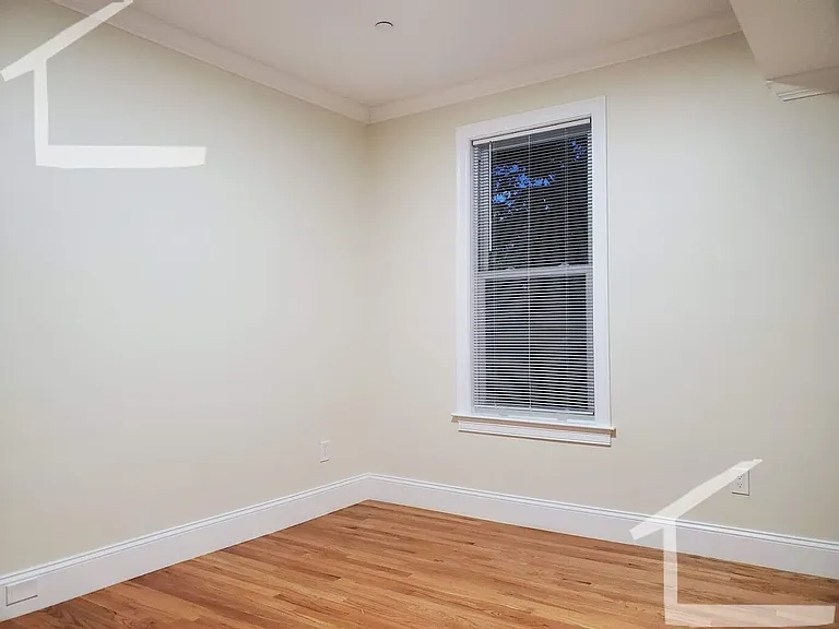12 Harris St #2 — Photo 9