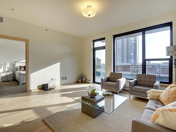 5th image of 740 Portland Ave #605