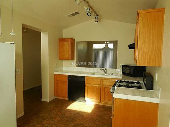 2nd image of 5144 Blossom Ave