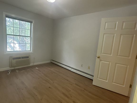 4th image of 192 Washington St #103
