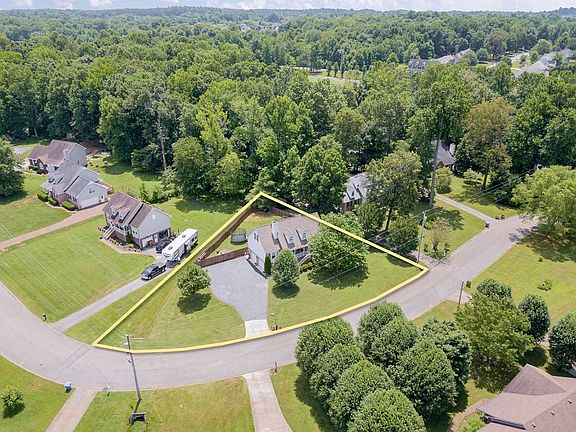 5th image of 202 Louise Dr