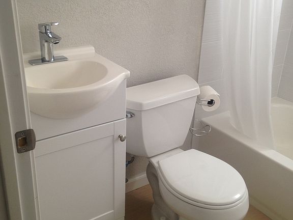 3rd image of 2167 Pasetta Dr APT 1