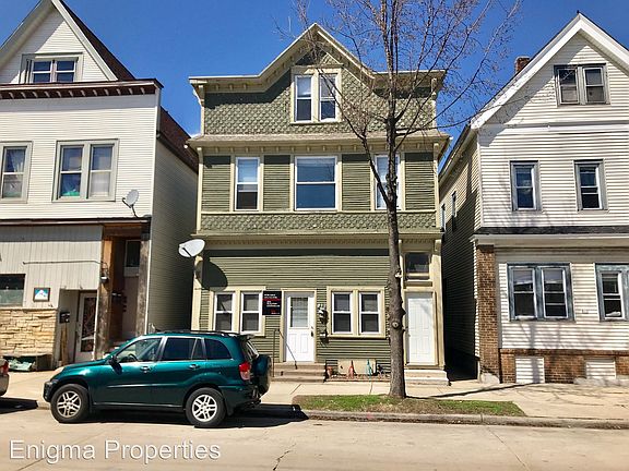 2nd image of 814 E Clarke St #A