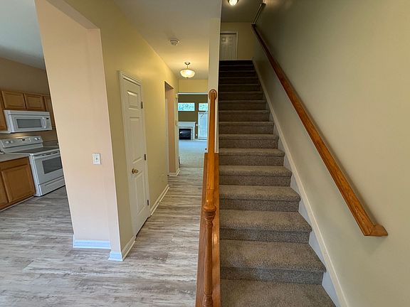 2nd image of 232 Hadley Commons Dr