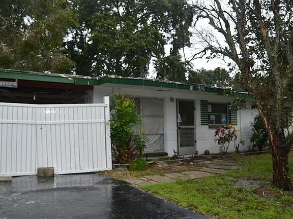 5th image of 1420 Poinciana Dr
