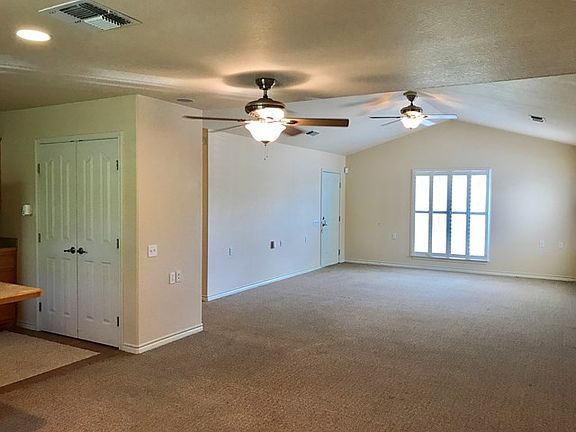 3rd image of 706 Lupine Ln