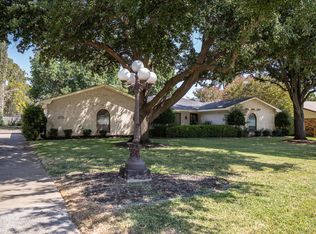 2108 Forest Hills Rd, Grapevine, TX 76051