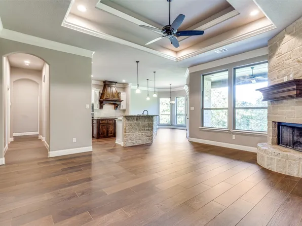 332 Trinity Ave, Azle, TX 76020