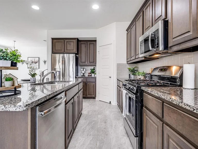 1728 Heron Way — Photo 4