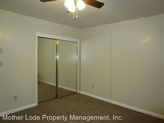 5th image of 22771 Twain Harte Dr APT 4