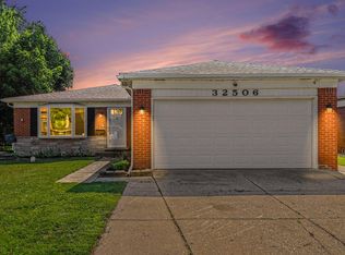 32506 Shawn Dr, Warren, MI 48088