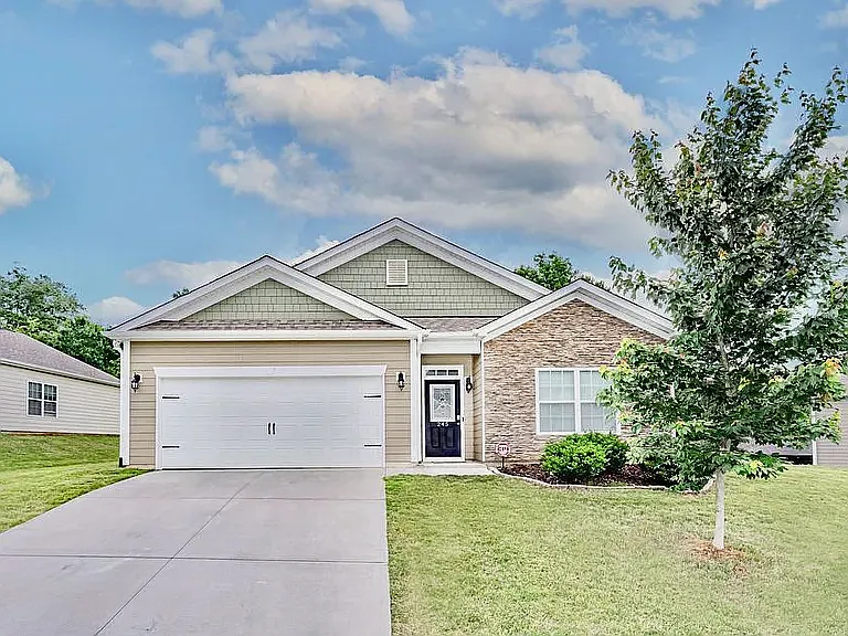 245 Hartwood Lake Ln — Photo 1
