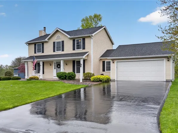 101 Dog Leg Dr, Baldwinsville, NY 13027