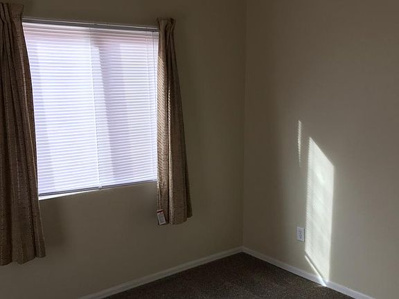 5th image of 721 E 8th St APT A