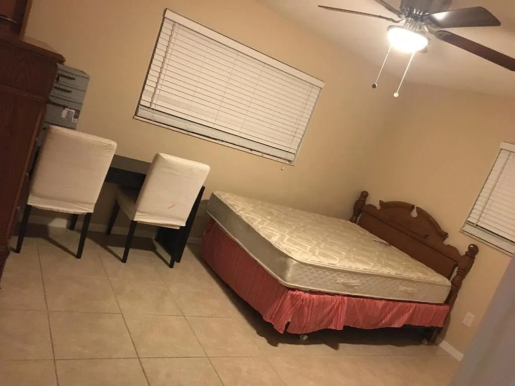 2 bed, 3200 sqft, $950 — Photo 2