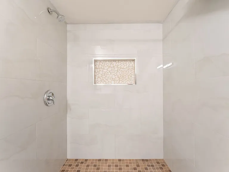 5689 E Lake Mead Blvd — Photo 10