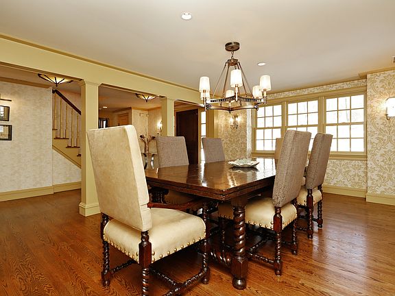 4th image of 45 Deepwood Dr
