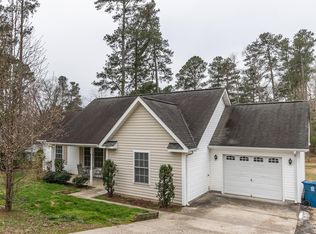 825 Pinecrest St, Carthage, NC 28327