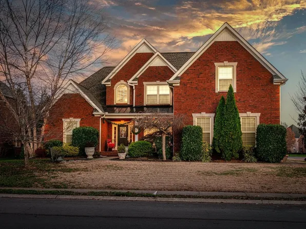1304 Saint Ives Ct, Murfreesboro, TN 37128
