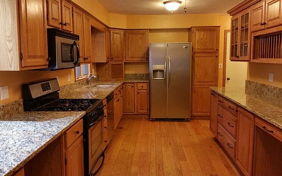 4th image of 5831 Heatherwood Ln