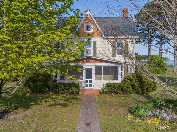 223 Lovers Ln, Deltaville, VA 23043