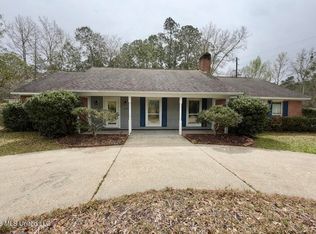 8359 Makiki Dr, Diamondhead, MS 39525