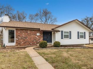 1415 Weatherby Dr, Saint Louis, MO 63146