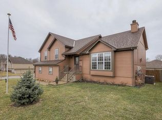 1504 Bradford Dr, Greenwood, MO 64034