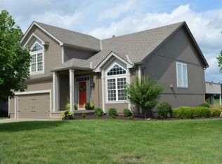 3113 SW Roberts Dr, Lees Summit, MO 64082