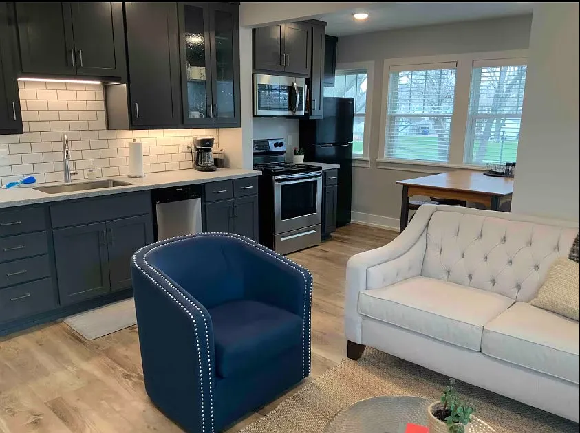 2 bed, 900 sqft, $1,525 — Photo 3