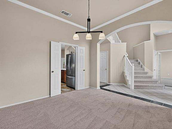 5th image of 9840 Danbury Dr