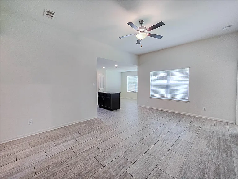 332 Lone Mountain Dr — Photo 6
