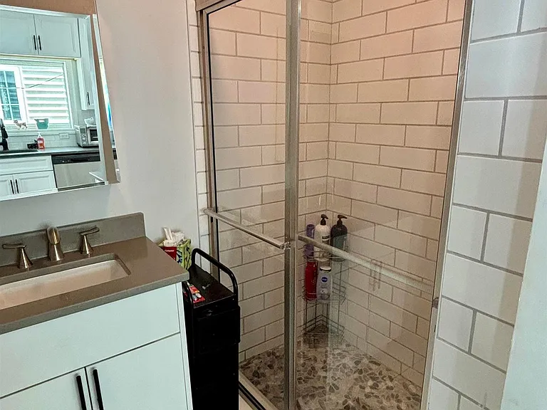 119 N Newport Ave — Photo 11