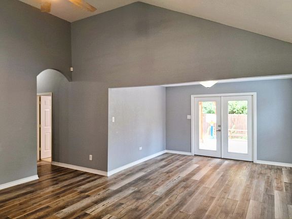 4th image of 812 Coppin Dr