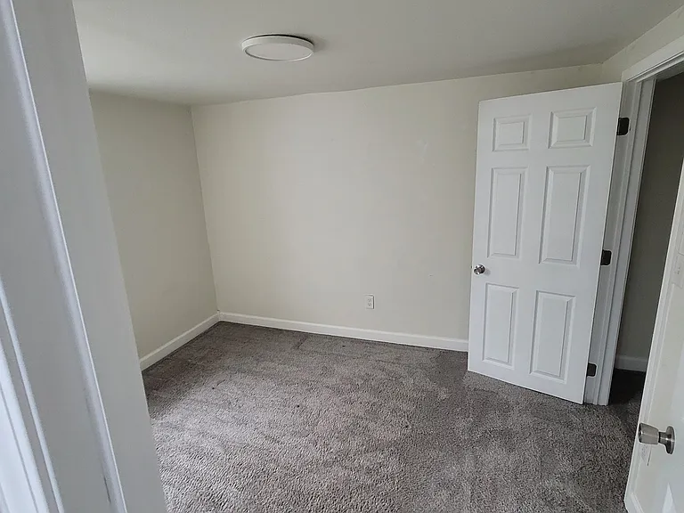 1705 S Ellis Ave — Photo 14
