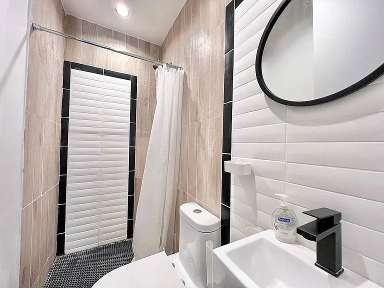 879 Cypress Ave #2L — Photo 10
