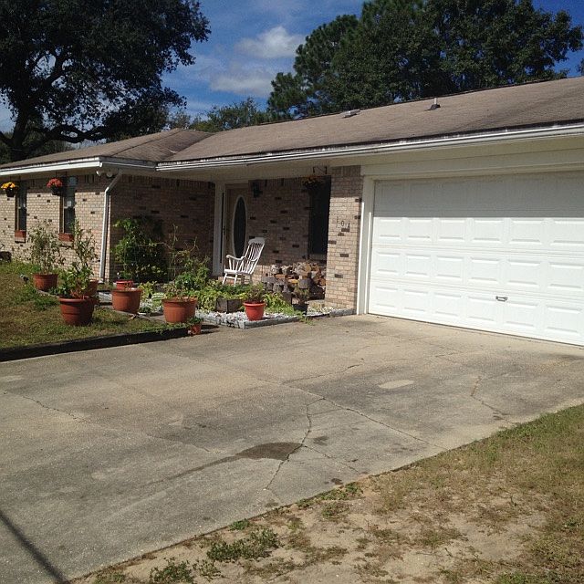 1st image of 104 Campbell Ave