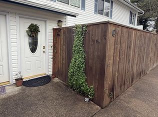 28740 SW Parkway Ave APT D4, Wilsonville, OR 97070