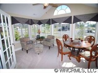 260 Summerfield Pl, Flat Rock, NC 28731