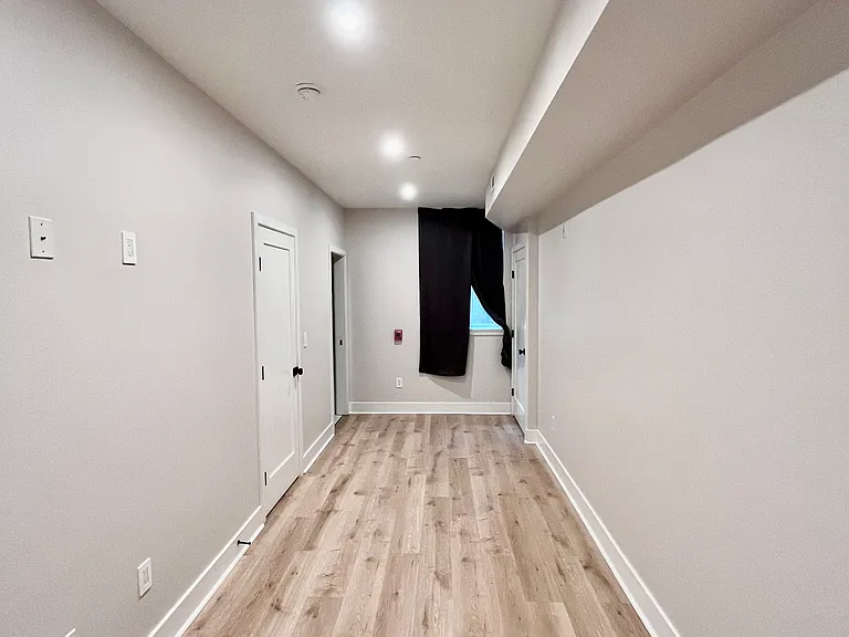 315 W Berks St #1 — Photo 8
