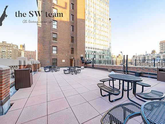 5th image of 882 Amsterdam Ave #1511