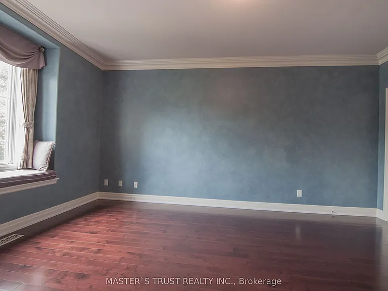 678 Saint Nicholas Ct — Photo 38