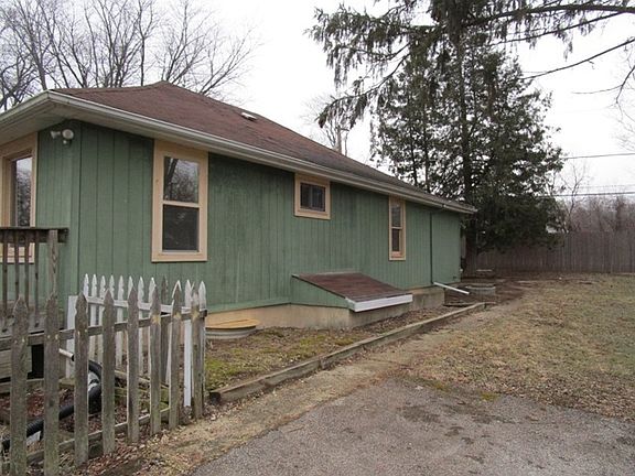 2nd image of 39197 N Willow Ln