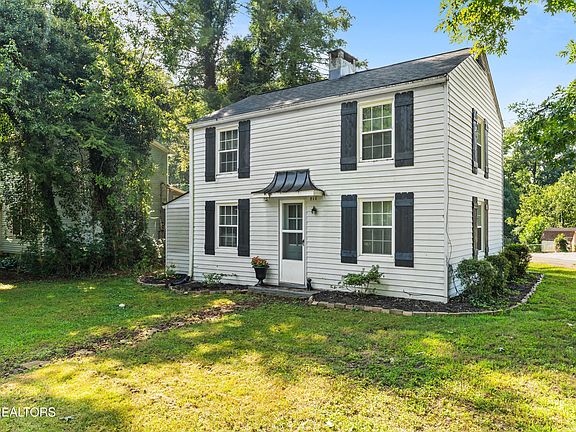 2nd image of 216 Oak Rd